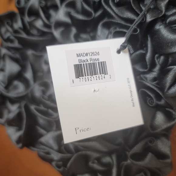 NWT.  Mod by Design. 100% Silk Handbag.  (778) - Picture 4 of 12